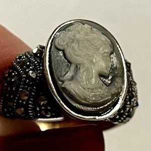MARCASITE STERLING SILVER RING w/ CAMEO STAMPED 925 & MAKERS MARK SIZE 9.25